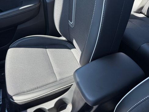 Certified 2025 Hyundai Venue Limited FWD image 14