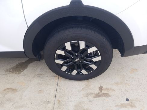 Certified 2025 Hyundai Santa Cruz SE image 22