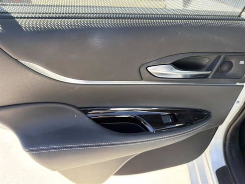 Used 2021 Toyota Mirai RWD image 10