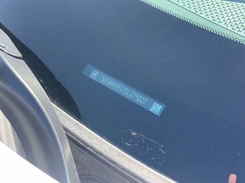 Used 2025 Chevrolet Equinox LT image 29