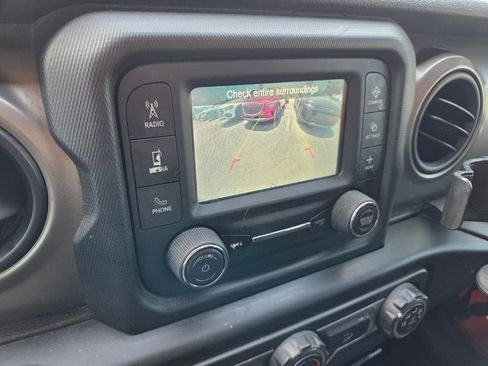 Used 2018 Jeep Wrangler Unlimited Sport S image 31