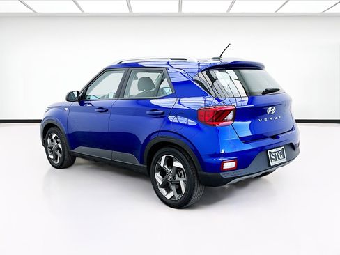 Used 2023 Hyundai Venue SEL image 6