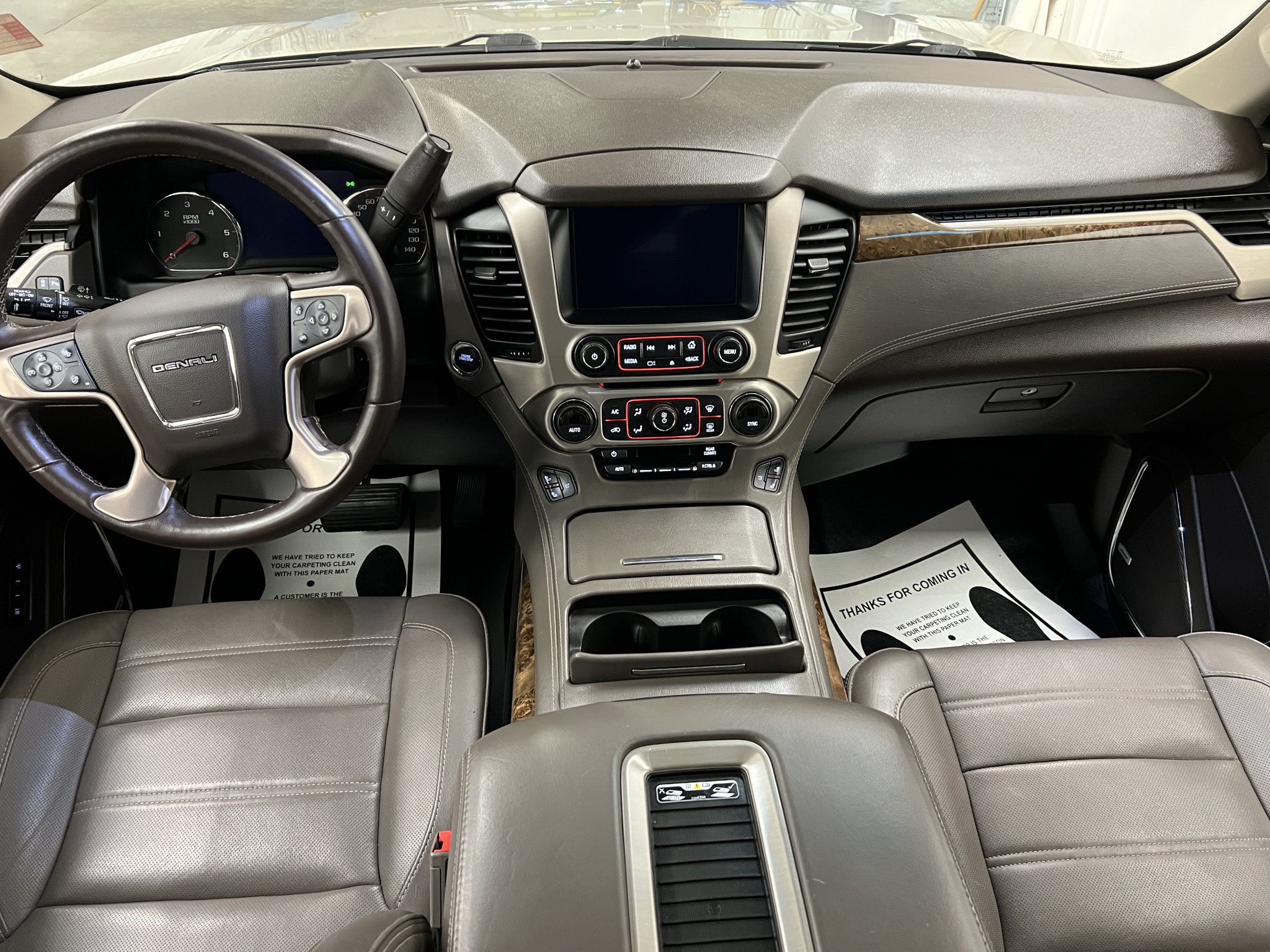 Used 2016 GMC Yukon XL Denali w/ Open Road Package AWD/4WD image 9