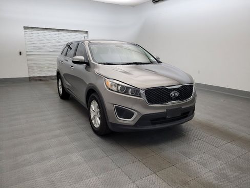 Used 2017 Kia Sorento L FWD image 13