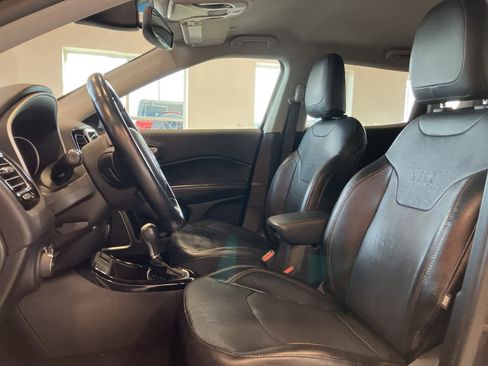 Used 2020 Jeep Compass Limited image 10