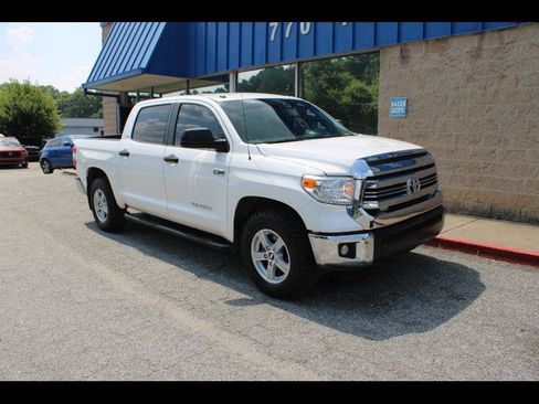 Used 2017 Toyota Tundra SR5 w/ SR5 Upgrade Package RWD image 1
