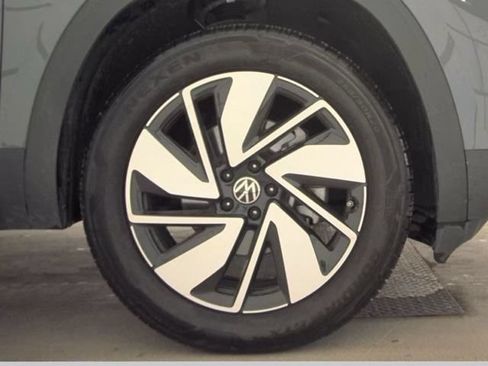 Used 2025 Volkswagen Atlas SE AWD/4WD image 21