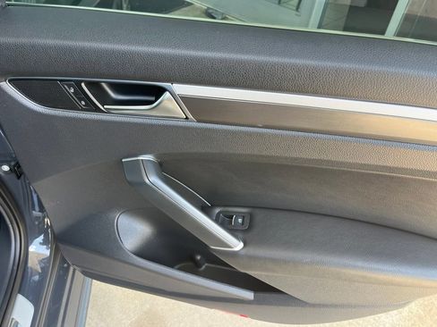 Used 2017 Volkswagen Passat 1.8T R-Line w/ R-Line Lighting Package FWD image 25