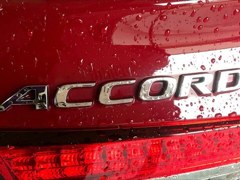 Used 2018 Honda Accord Sport image 31