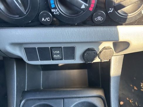 Used 2015 Toyota Tacoma 4x4 Double Cab image 29