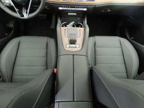 New 2026 Mercedes-Benz GLS 450 4MATIC image 18