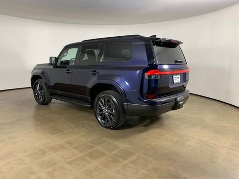 Used 2024 Lexus GX 550 w/ Cold Area Package AWD/4WD image 15