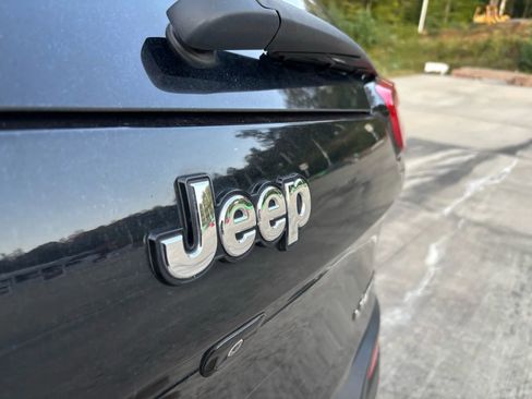 Used 2018 Jeep Cherokee Limited image 11