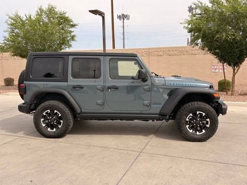 Used 2025 Jeep Wrangler Unlimited Rubicon 4xe w/ Safety Group AWD/4WD image 4