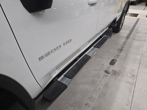 Used 2025 Chevrolet Silverado 2500 LT w/ Convenience Package image 13