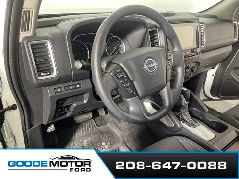 Used 2022 Nissan Frontier SV w/ Technology Package AWD/4WD image 9