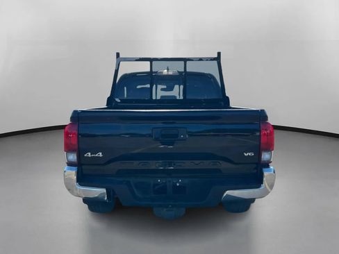 Used 2020 Toyota Tacoma SR5 AWD/4WD image 11