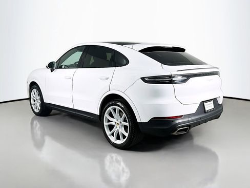 Certified 2022 Porsche Cayenne Coupe image 3