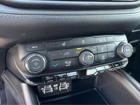 Used 2022 Dodge Durango GT image 26