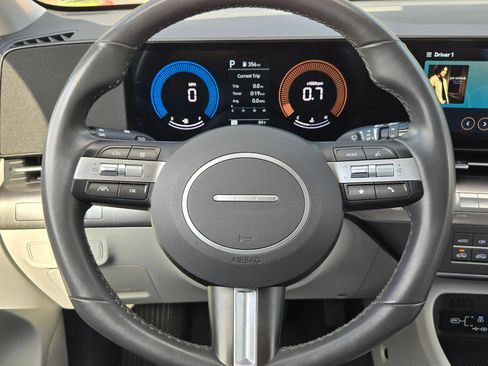 Used 2025 Hyundai Kona SEL AWD/4WD image 20