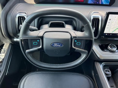Certified 2025 Ford Expedition Max Platinum AWD/4WD image 15