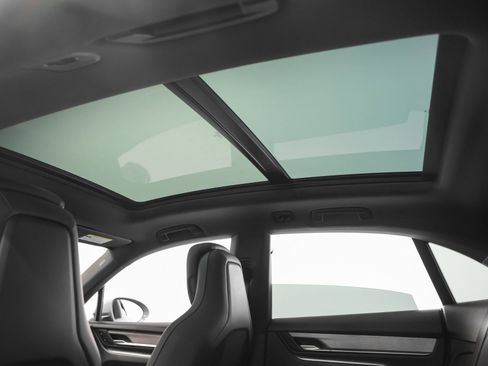 Certified 2025 Porsche Macan 4 Electric image 52