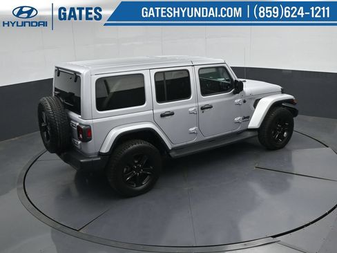 Used 2022 Jeep Wrangler Unlimited Sahara AWD/4WD image 45