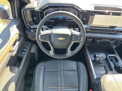Used 2023 Chevrolet Silverado 1500 High Country w/ Technology Package image 27