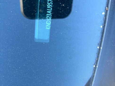 Used 2025 Kia Soul LX w/ LX Technology Package image 10