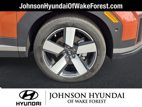 Certified 2025 Hyundai Santa Fe Limited AWD/4WD image 27