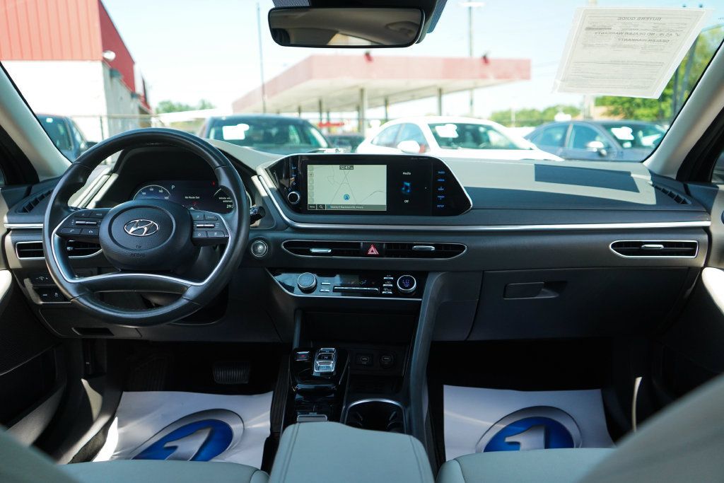 Used 2023 Hyundai Sonata SEL w/ Convenience Package FWD image 9