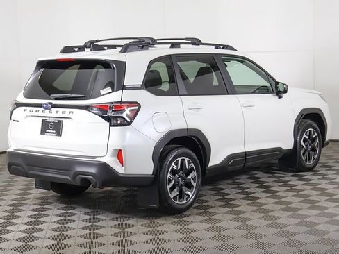 Used 2025 Subaru Forester Premium image 10
