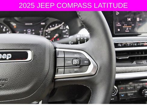 Used 2025 Jeep Compass Latitude w/ Convenience Group image 26