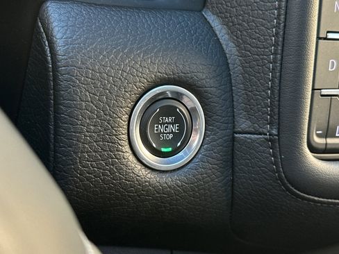 Used 2021 GMC Yukon XL Denali w/ LPO, Illumination Package image 28