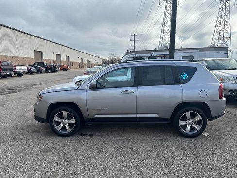 Used 2017 Jeep Compass High Altitude image 4