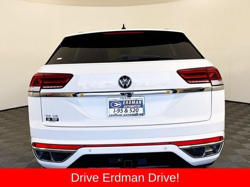 Used 2020 Volkswagen Atlas Cross Sport SE w/ Panoramic Sunroof Package FWD image 22