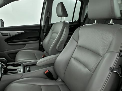 Used 2018 Honda Ridgeline RTL-T image 16