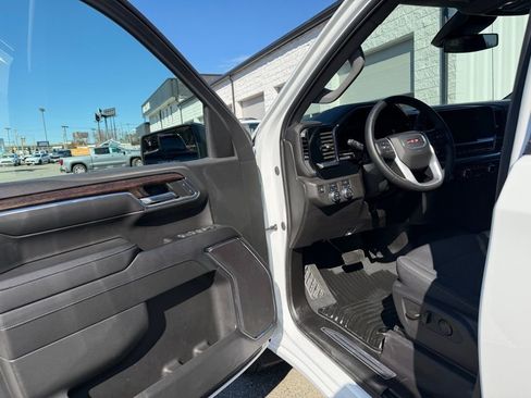 Certified 2024 GMC Sierra 1500 Elevation AWD/4WD image 16