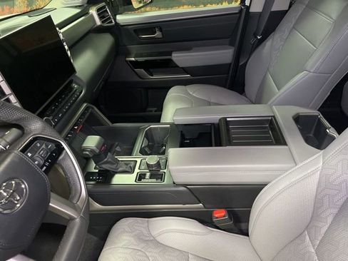 Used 2024 Toyota Tundra Limited image 32