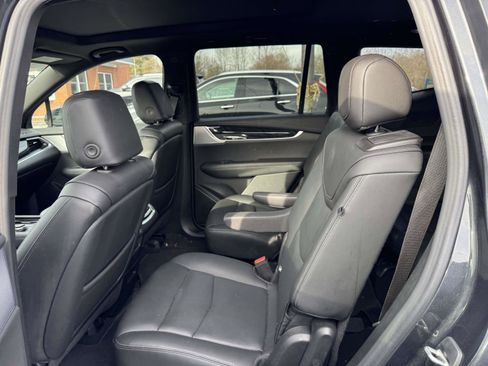 Used 2022 Cadillac XT6 Premium Luxury image 10
