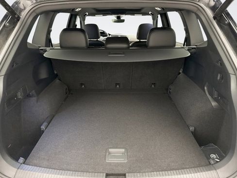 Used 2022 Volkswagen Tiguan SEL R-Line image 20