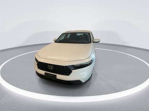Used 2023 Honda Accord EX image 2