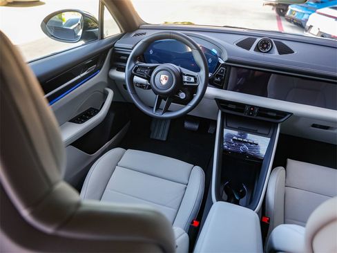 New 2025 Porsche Macan 4 Electric image 34