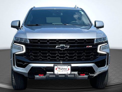 Used 2023 Chevrolet Tahoe Z71 w/ Luxury Package AWD/4WD image 3