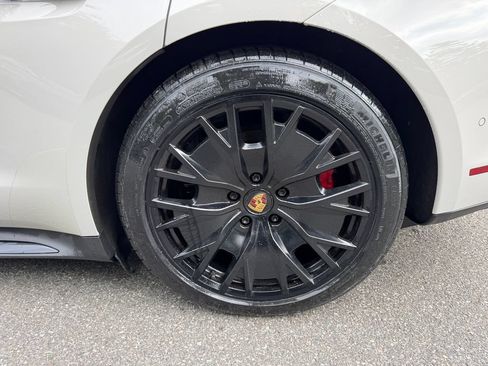 Used 2022 Porsche Taycan GTS AWD/4WD image 10