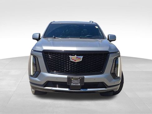 Used 2025 Cadillac Escalade Sport w/ Touring Package AWD/4WD image 4