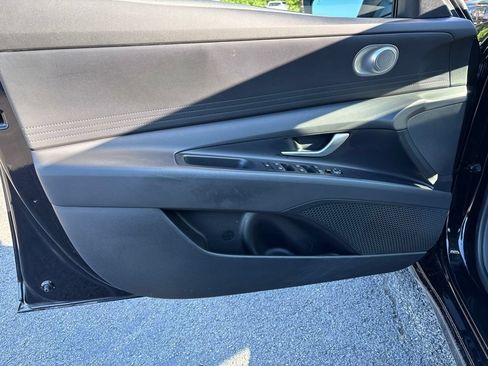 Used 2024 Hyundai Elantra SEL FWD image 15
