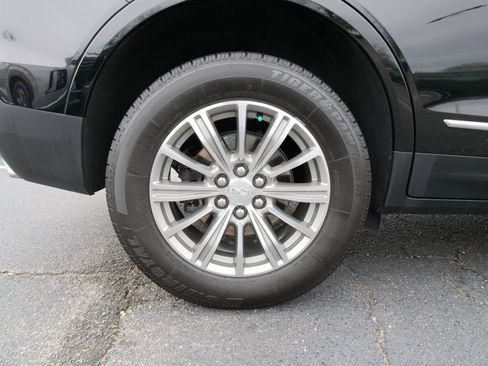 Used 2018 Cadillac XT5 Luxury w/ Driver Awareness Package image 12