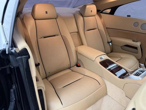 Used 2016 Rolls-Royce Wraith RWD image 27