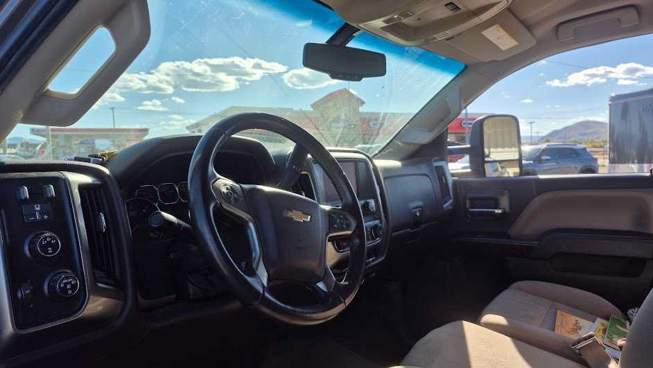 Used 2015 Chevrolet Silverado 2500 LT w/ LT Convenience Package AWD/4WD image 6